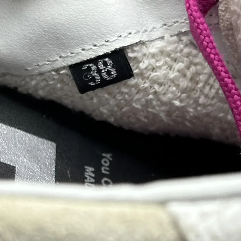 P448 Bali Suede Low Top Casual Shoes Women Size 7.5 Beige Pink Comfort Sneakers